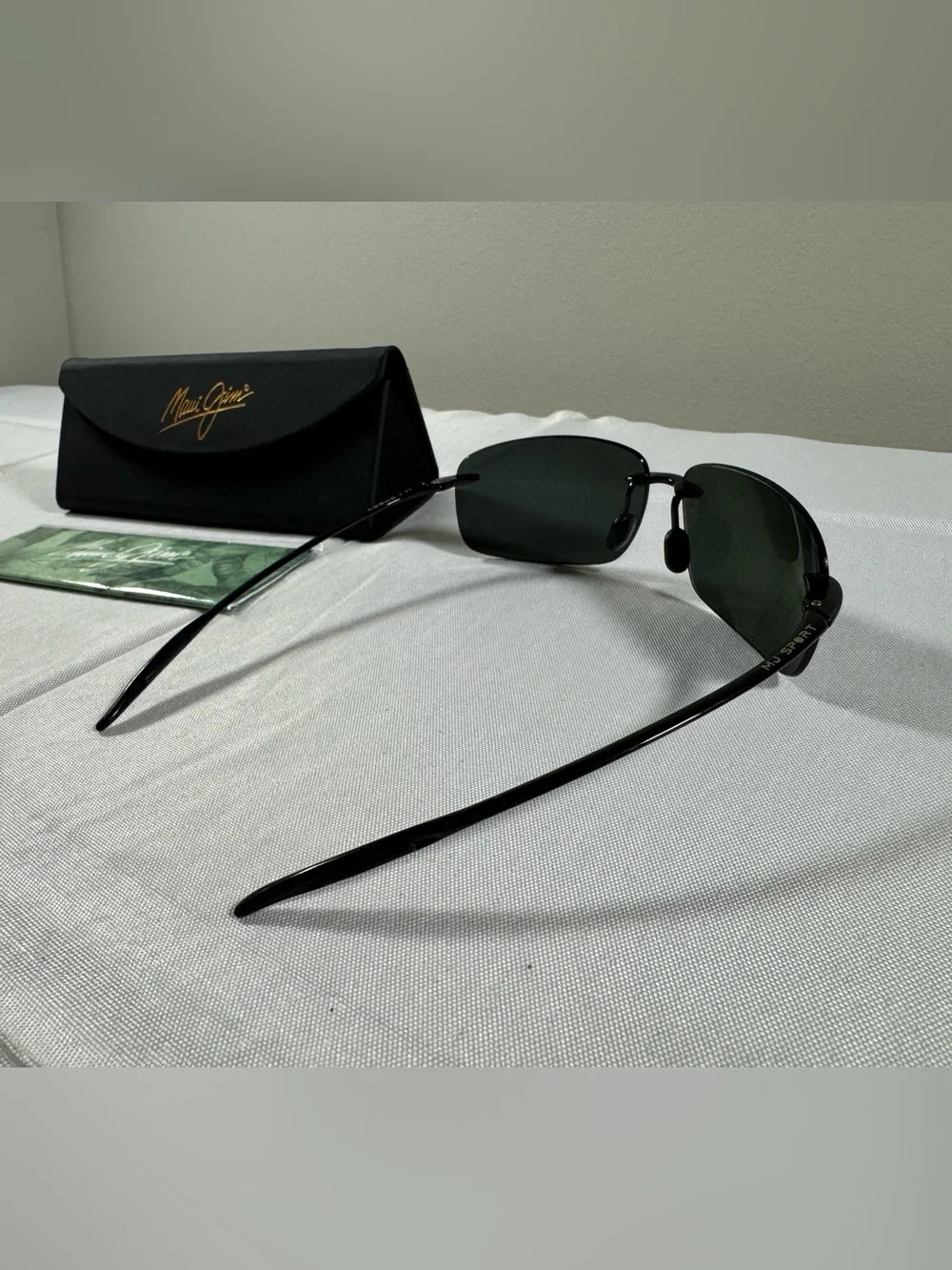 Maui Jim Breakwall (style 422-02) polarized rimless sunglasses.